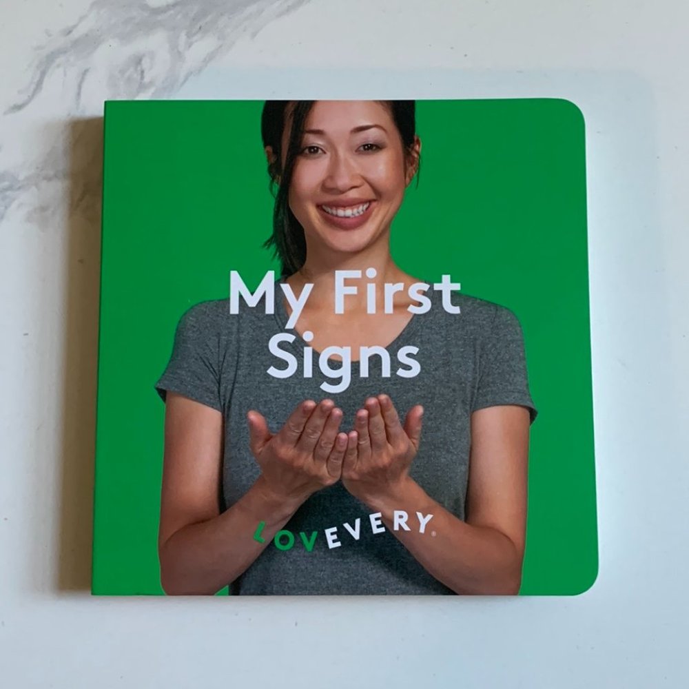 🧸Lovevery My First Signs Book 🧸